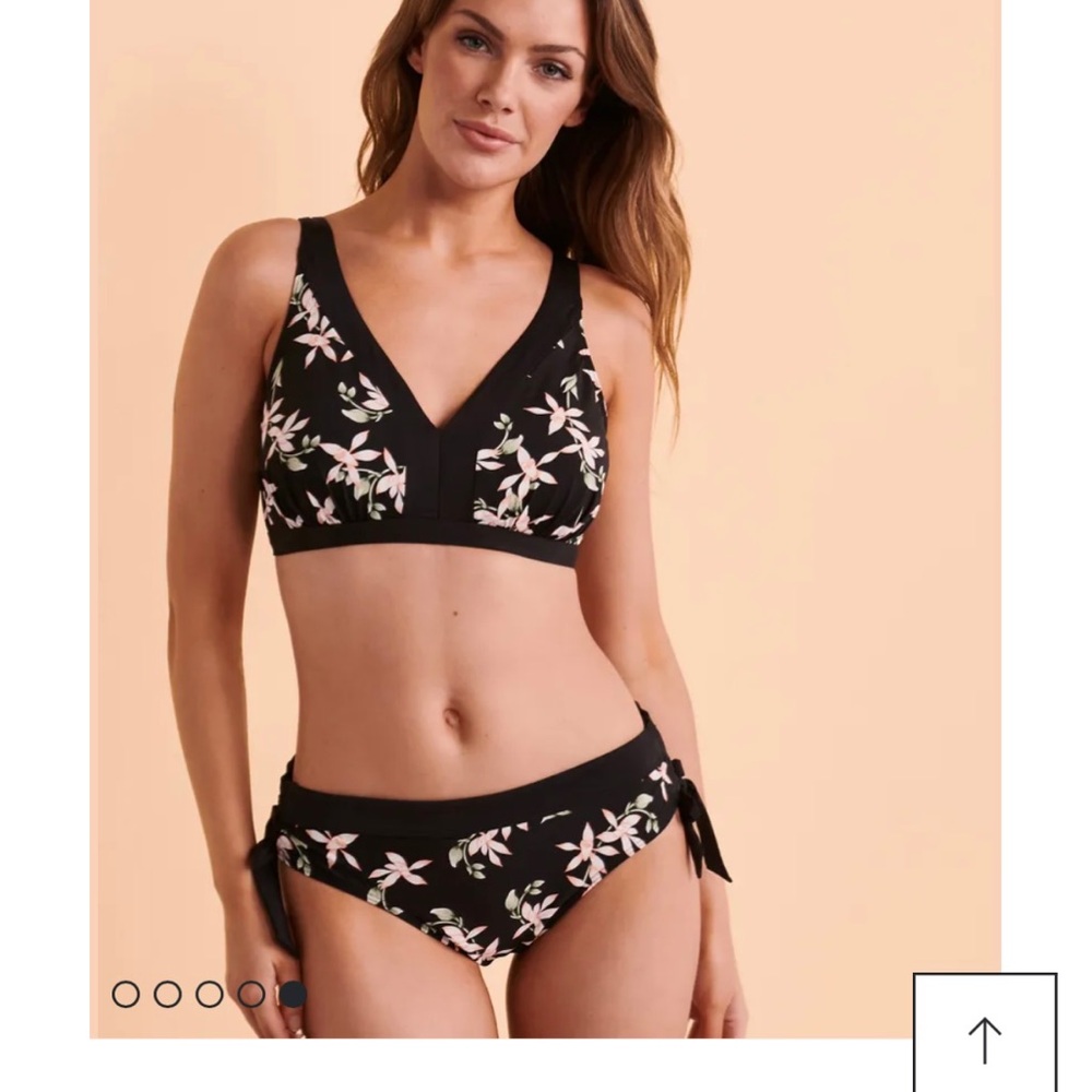 EUC BIKINI VILLAGE BLACK FLORAL BIKINI